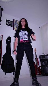No Fake Bullets - Metal Destroyer, Msicos Metaleros y Rockeros