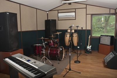 The Music Company, Salas de Ensayo Medellin y Estudios de Grabación Medellin.