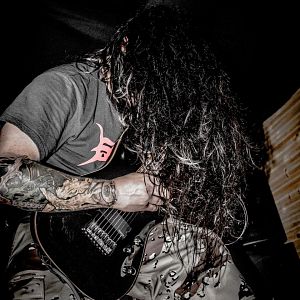Brian Gonzalez - Kinguts, Músicos Metaleros y Rockeros