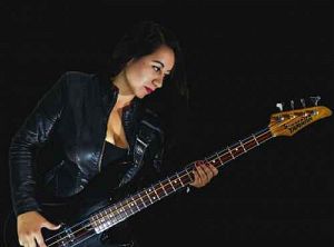 Luna Hernandez - Symphony Of Salem, Músicos Metaleros y Rockeros